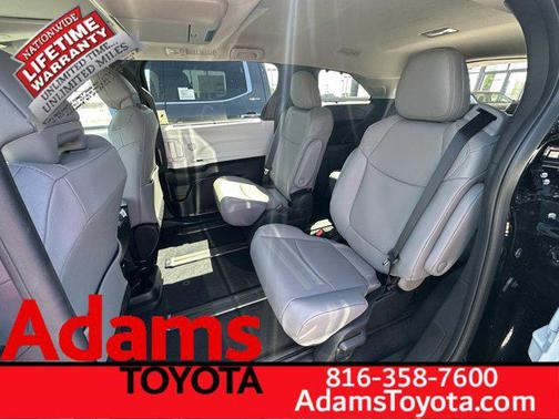 Midnight Black Metallic 2026 Toyota Sienna XLE