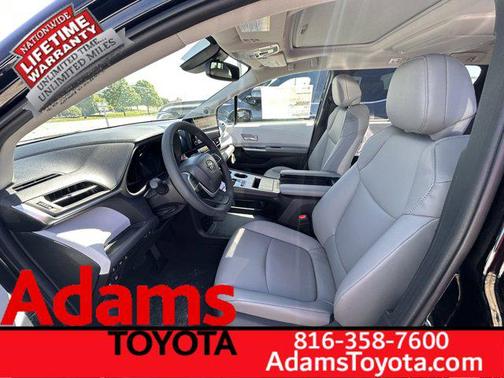 Midnight Black Metallic 2026 Toyota Sienna XLE