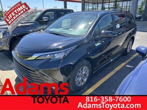 Midnight Black Metallic 2026 Toyota Sienna XLE