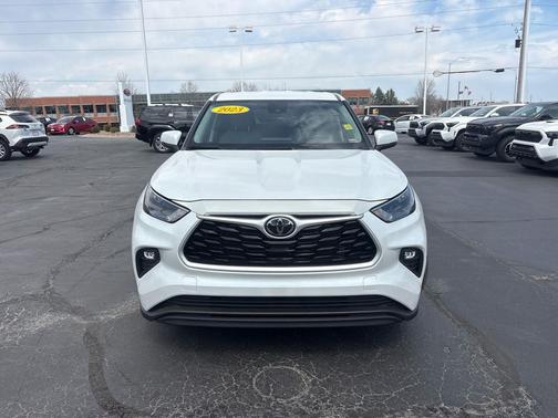 Wind Chill Pearl 2023 Toyota Highlander LE