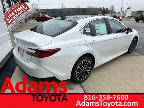 Wind Chill Pearl 2026 Toyota Camry XLE