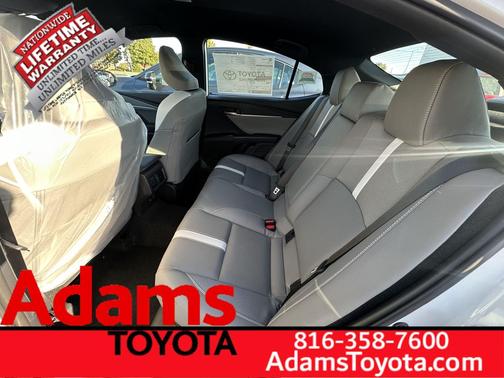 Ice Cap 2026 Toyota Camry SE