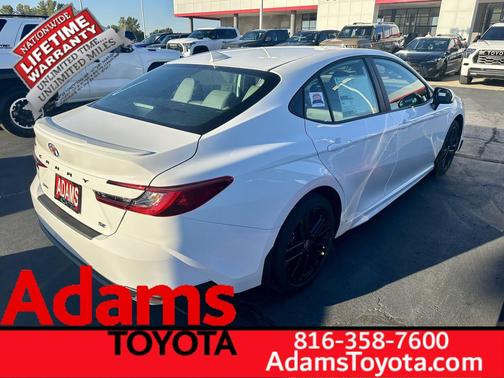 Ice Cap 2026 Toyota Camry SE