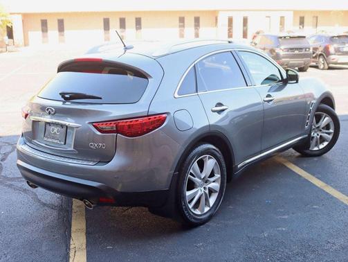 2015 INFINITI QX70 Base