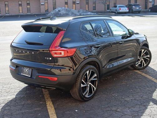 2021 Volvo XC40 T5 R-Design