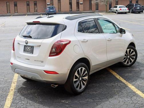 White Frost Tricoat 2018 Buick Encore Essence