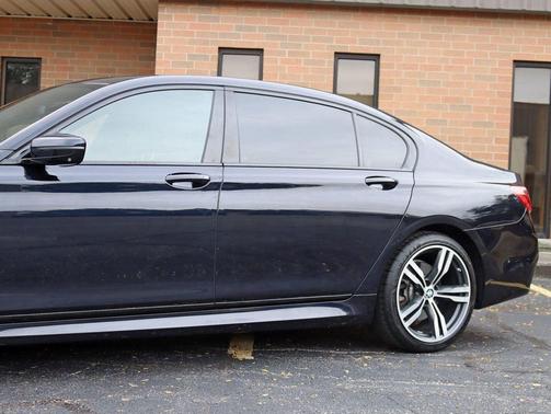 2016 BMW 750 i xDrive