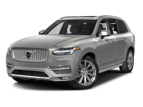 2016 Volvo XC90 T6 Momentum