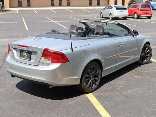 2011 Volvo C70 2dr Hardtop Convertible Automatic