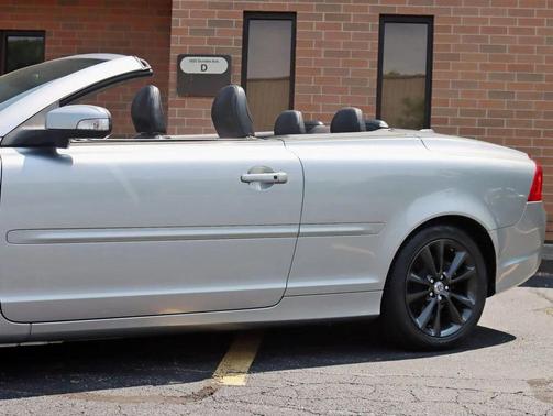 2011 Volvo C70 2dr Hardtop Convertible Automatic