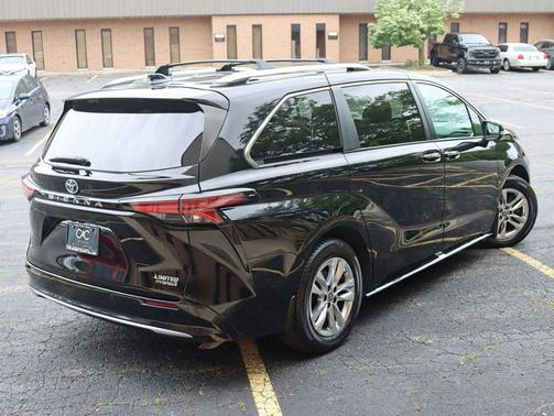 Midnight Black Metallic 2022 Toyota Sienna Limited AWD 7-Passenger
