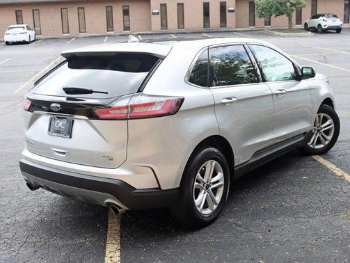 Ingot Silver Metallic 2019 Ford Edge SEL