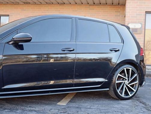 Deep Black Pearl 2019 Volkswagen Golf R 2.0T Manual