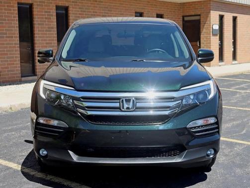 Black Forest Pearl 2018 Honda Pilot EX