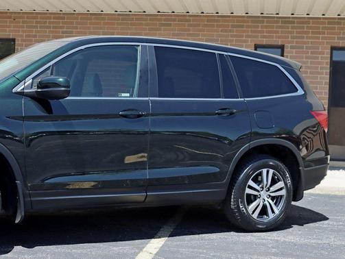 Black Forest Pearl 2018 Honda Pilot EX