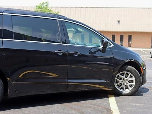 2020 Chrysler Voyager LXI