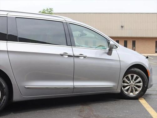 2018 Chrysler Pacifica Touring-L