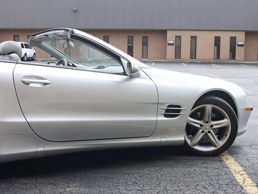 Brilliant Silver Metallic 2005 Mercedes-Benz SL-Class SL500 2dr Roadster 5.0L