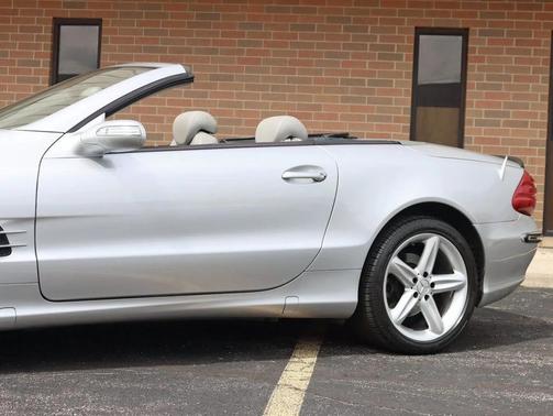 Brilliant Silver Metallic 2005 Mercedes-Benz SL-Class SL500 2dr Roadster 5.0L