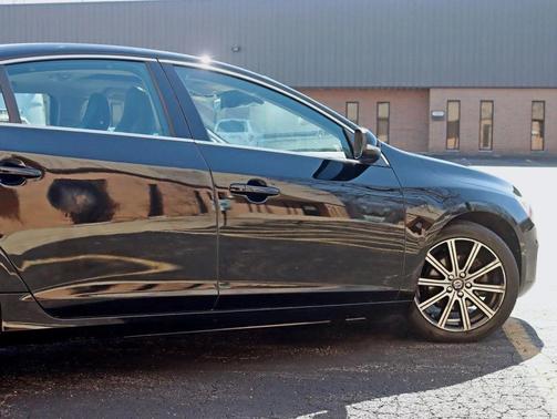 2016 Volvo S60 Inscription T5 Drive-E Platinum