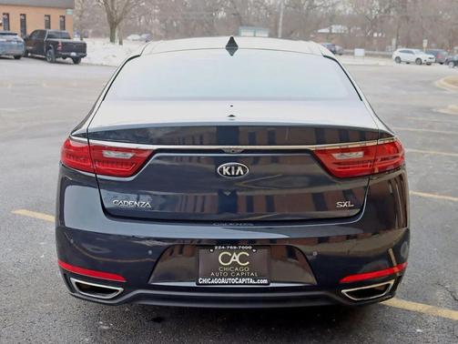 2018 Kia Cadenza Limited Sedan