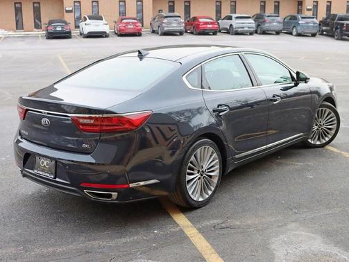 Gravity Blue 2018 Kia Cadenza Limited Sedan