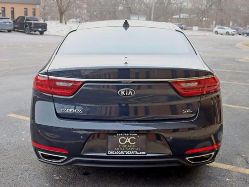 2018 Kia Cadenza Limited Sedan