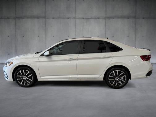 White Pearl 2026 Volkswagen Jetta 1.4T SE