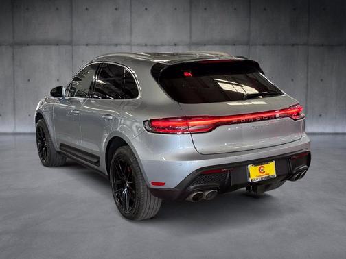 Dolomite Silver Metallic 2024 Porsche Macan Macan