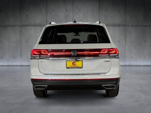 White Pearl 2026 Volkswagen Atlas 2.0T SE