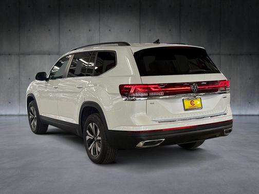 White Pearl 2026 Volkswagen Atlas 2.0T SE