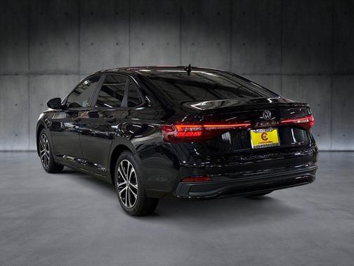 Deep Black Pearl 2026 Volkswagen Jetta 1.4T S