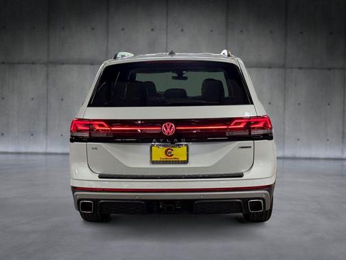 White Pearl 2026 Volkswagen Atlas Peak Edition