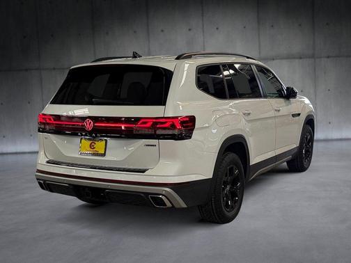 White Pearl 2026 Volkswagen Atlas Peak Edition