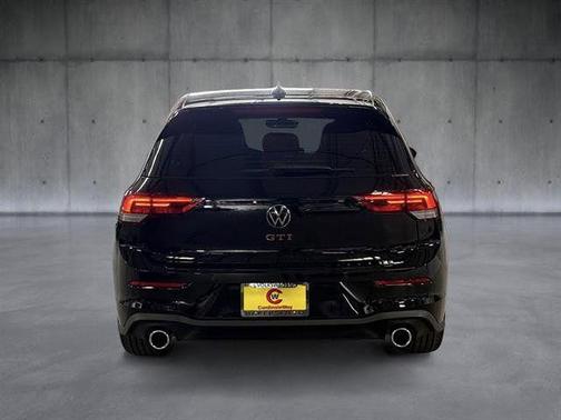 Mythos Black Metallic 2025 Volkswagen Golf GTI 2.0T SE DSG