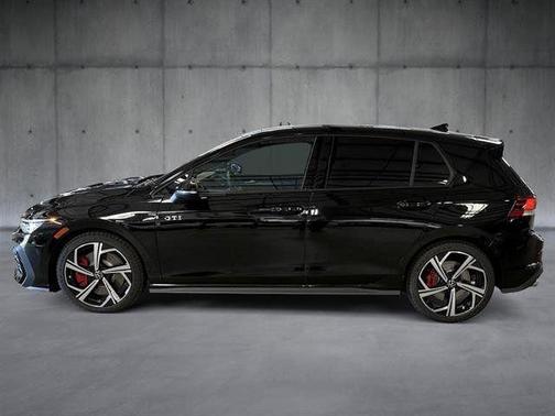 Mythos Black Metallic 2025 Volkswagen Golf GTI 2.0T SE DSG