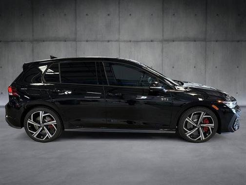 Mythos Black Metallic 2025 Volkswagen Golf GTI 2.0T SE DSG