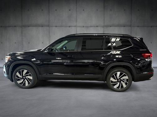 deep black pearl 2026 Volkswagen Atlas 2.0T SE w/Technology