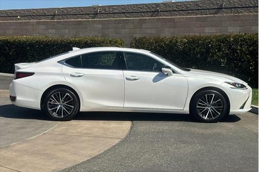 2024 Lexus ES 300h Base