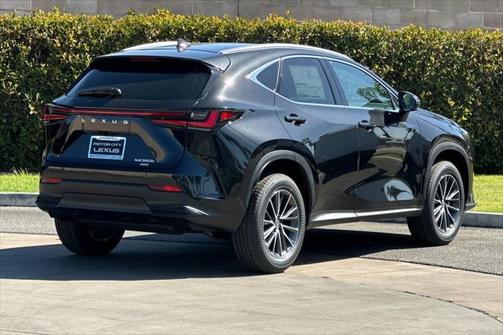 2025 Lexus NX 350h Premium