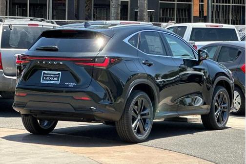2025 Lexus NX 450h+ Luxury