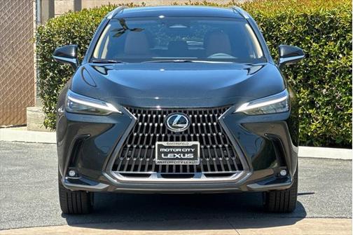 2025 Lexus NX 450h+ Luxury