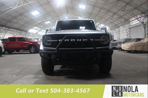 Iconic Silver Metallic 2024 Ford Bronco Outer Banks