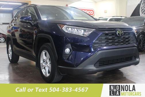 Photo 3 of 23 of 2019 Toyota RAV4 XLE