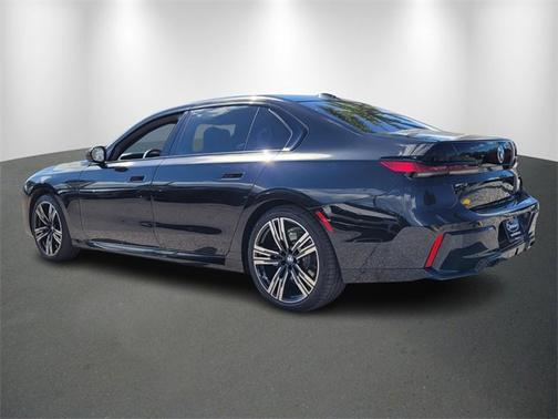 2024 BMW 740 740i