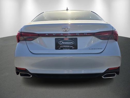 White 2019 Toyota Avalon Limited