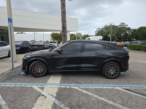 2021 Ford Mustang Mach-E GT