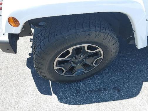 Bright White Clearcoat 2017 Jeep Wrangler Unlimited Rubicon Hard Rock