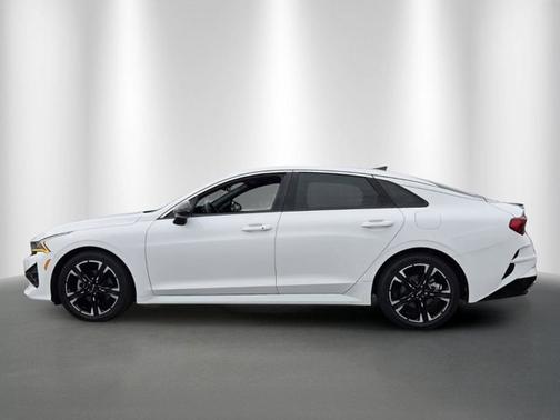 Glacial White Pearl 2022 Kia K5 GT-Line