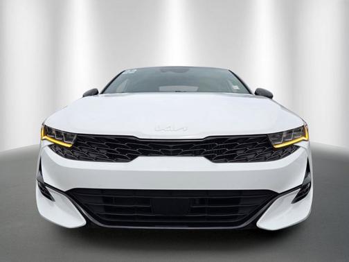Glacial White Pearl 2022 Kia K5 GT-Line
